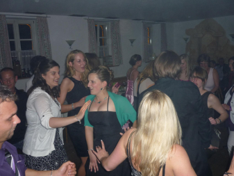 volle Tanzfläche mit Hochzeits DJ Markus schuh augsburg